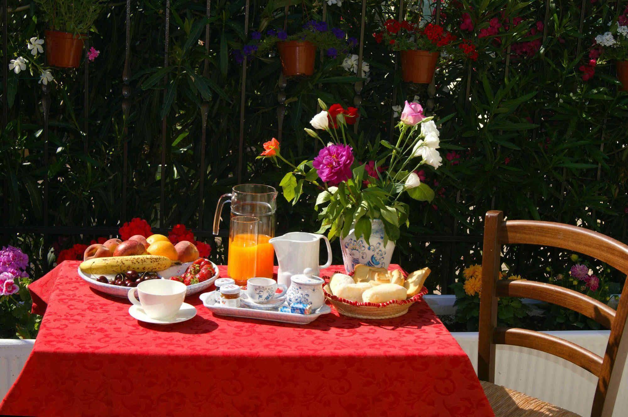 Bramasole Acomodação com café da manhã Quartu SantʼElena Exterior foto